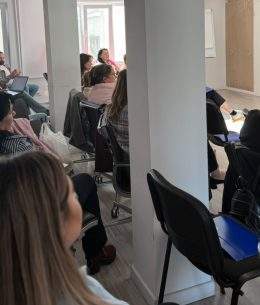 Asistenți sociali din București și Ilfov, formați pentru prevenirea discriminării în serviciile acordate romilor